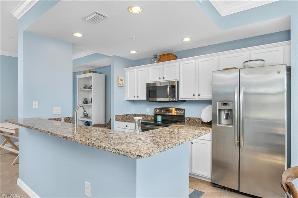 9554 Trevi CT 4717 NAPLES, FL 34113