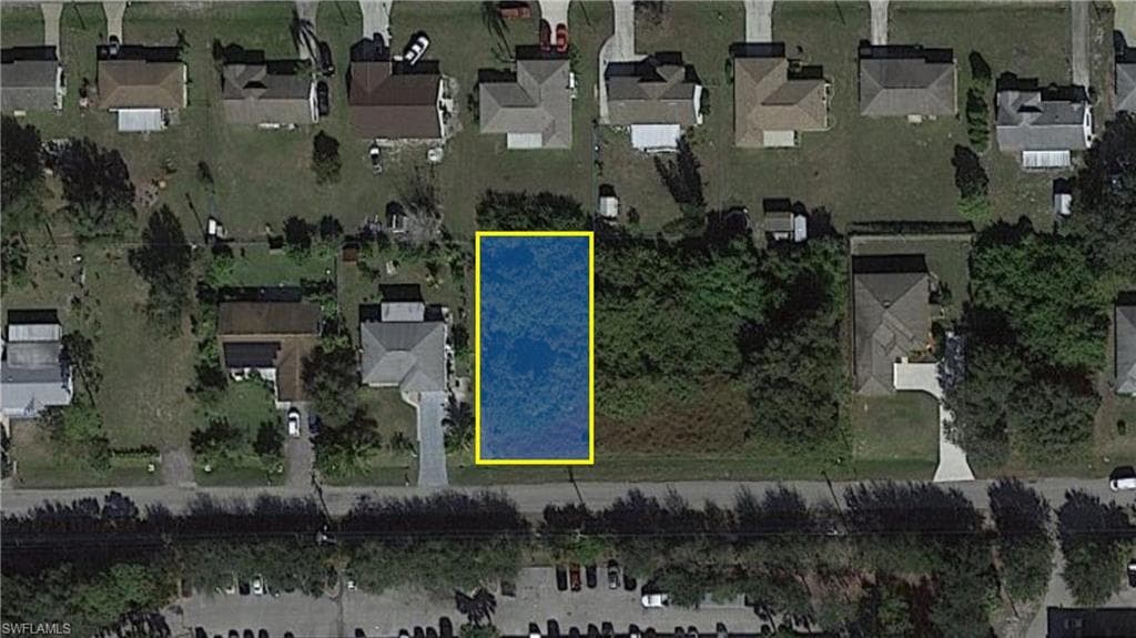 2812 5th ST W LEHIGH ACRES, FL 33971