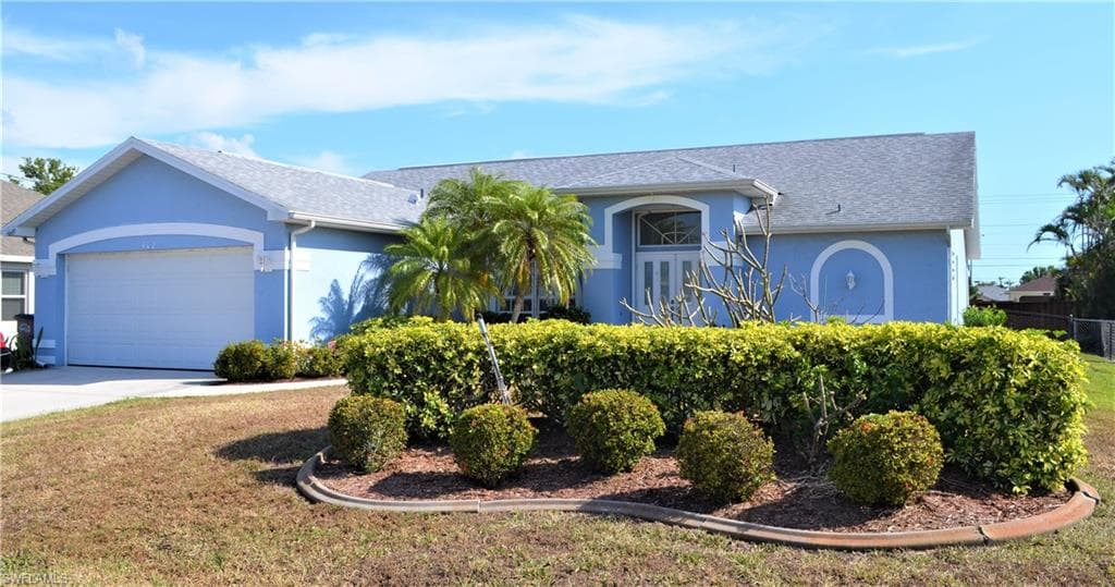 402 SE 6th TER CAPE CORAL, FL 33990