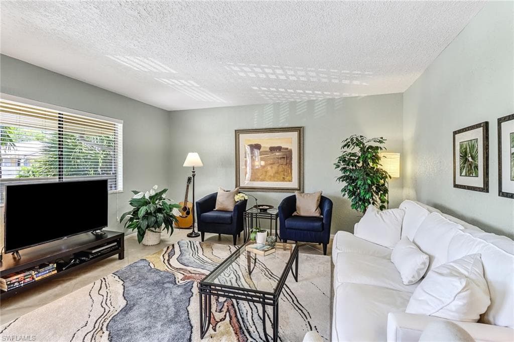 4621 Bayshore DR Q9 NAPLES, FL 34112