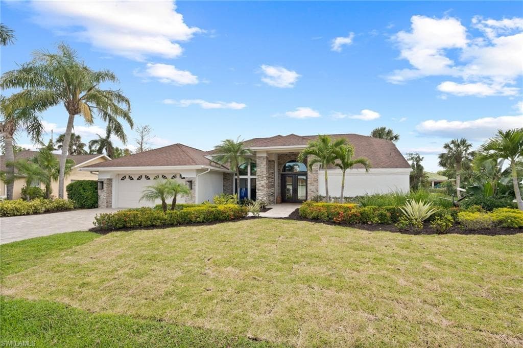 20571 Groveline CT ESTERO, FL 33928