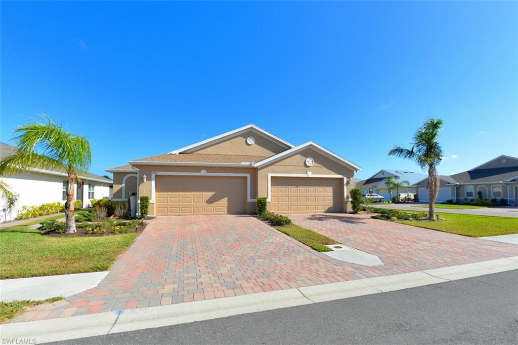2081 Pigeon Plum WAY NORTH FORT MYERS, FL 33917