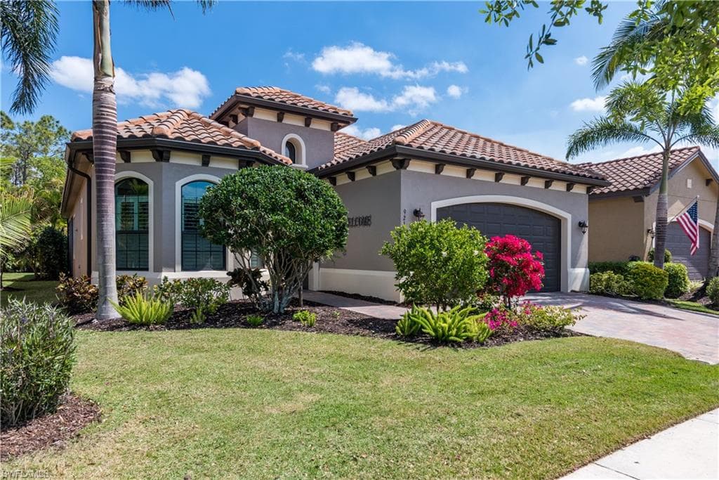 9243 ISLA BELLA CIR BONITA SPRINGS, FL 34135
