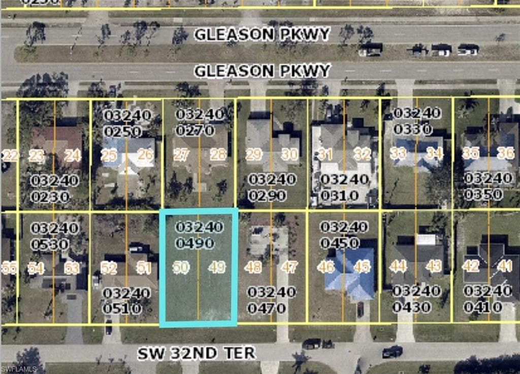 915 SW 32nd TER CAPE CORAL, FL 33914
