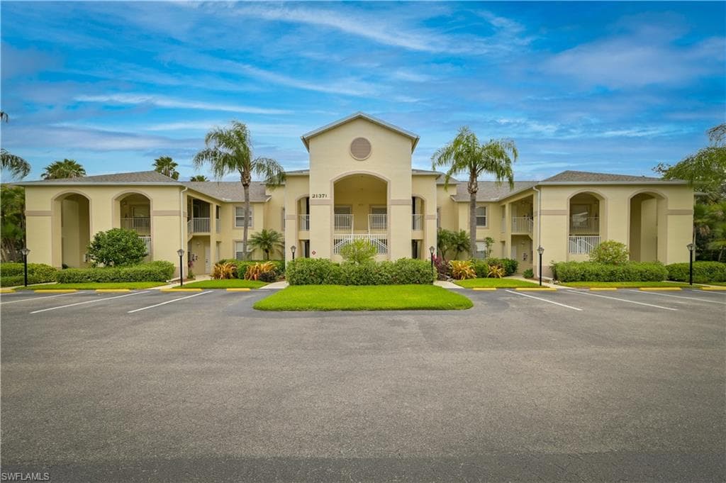 21371 Lancaster Run 121 ESTERO, FL 33928