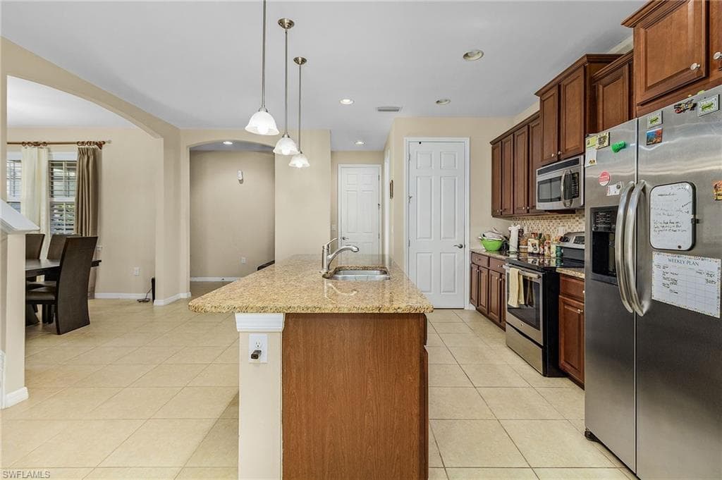 3544 Brittons CT FORT MYERS, FL 33916