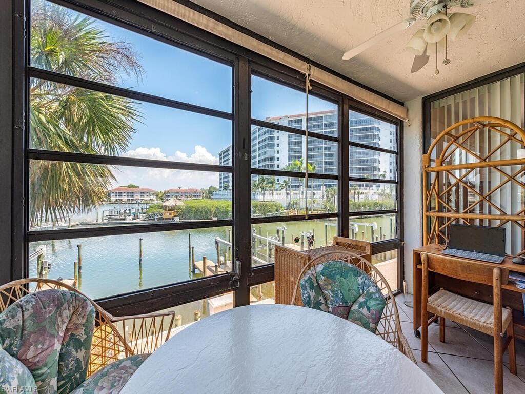 271 Southbay DR 220 NAPLES, FL 34108