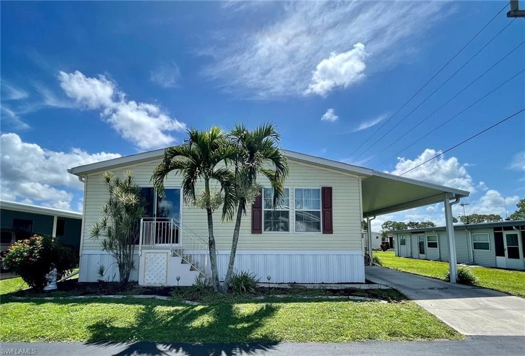 887 Homestead DR NORTH FORT MYERS, FL 33917