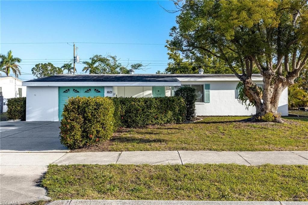 1673 Ricardo AVE FORT MYERS, FL 33901