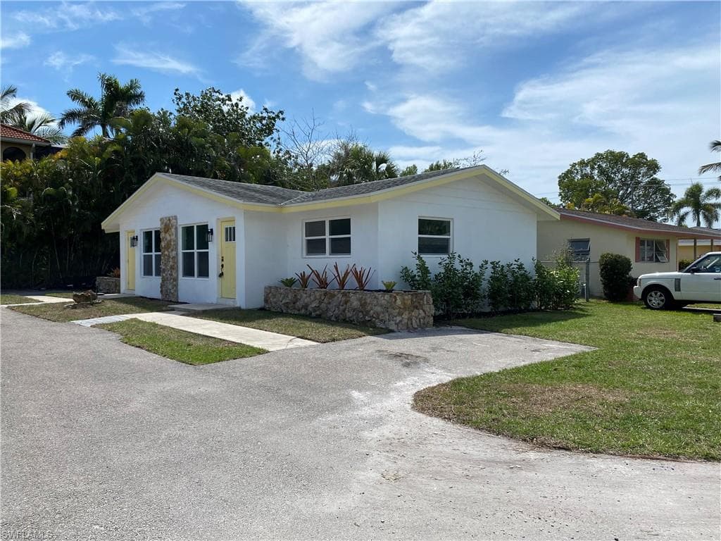 1740 Smugglers CV NAPLES, FL 34112