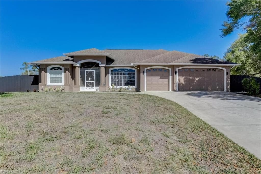 414 Henry AVE LEHIGH ACRES, FL 33972