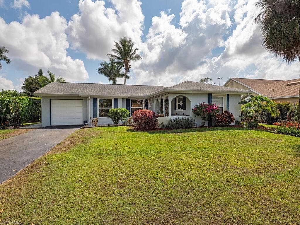 86 Valley Stream LN NAPLES, FL 34113