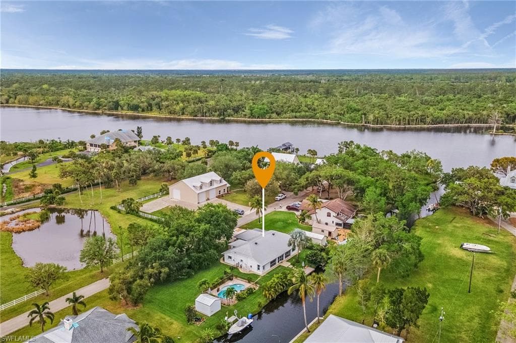 1891 Carbonata DR ALVA, FL 33920