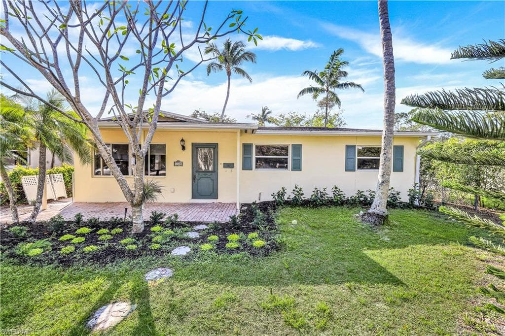 1120 10th AVE N NAPLES, FL 34102