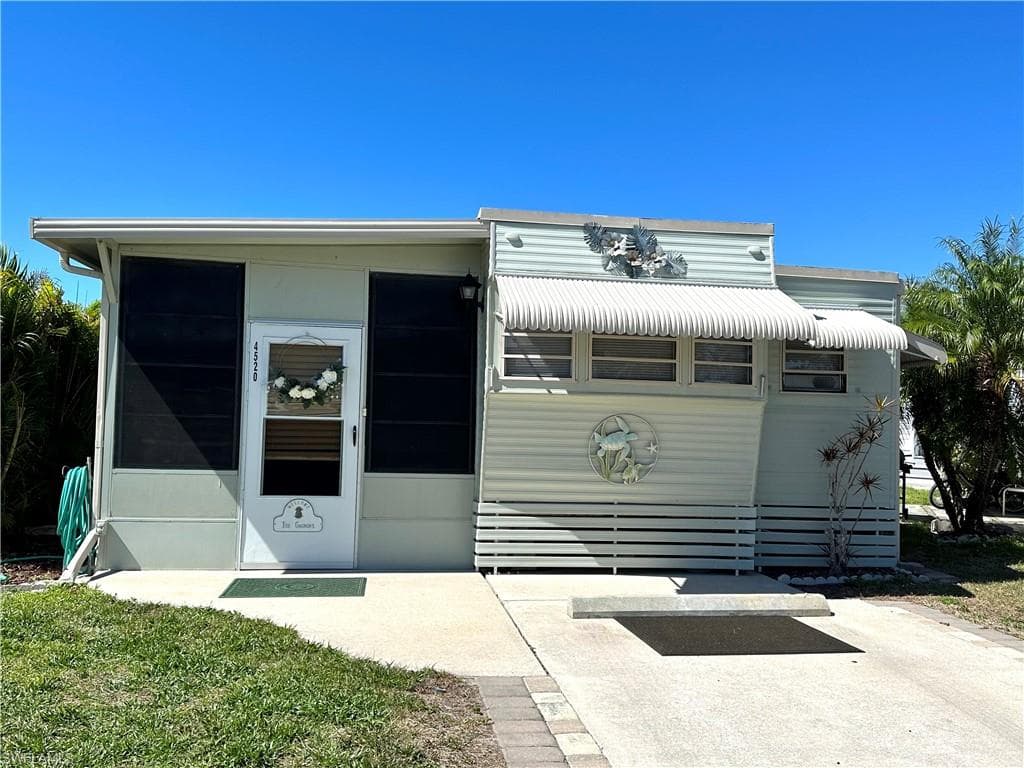 4520 Lafayette LN E ESTERO, FL 33928