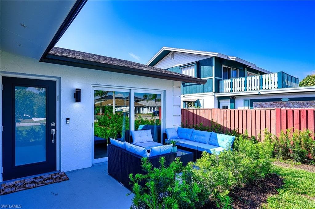 540 102nd AVE N NAPLES, FL 34108