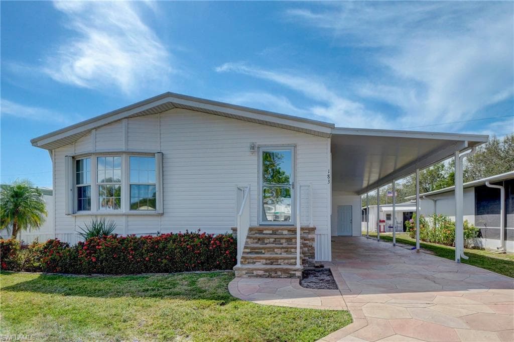 183 Jasmine LN 128 NAPLES, FL 34114