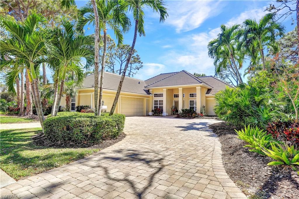 3771 Lakemont DR BONITA SPRINGS, FL 34134