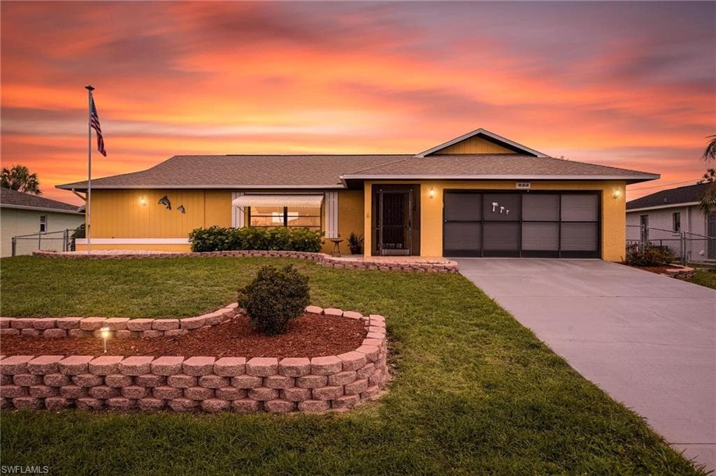 422 SW 43rd LN CAPE CORAL, FL 33914