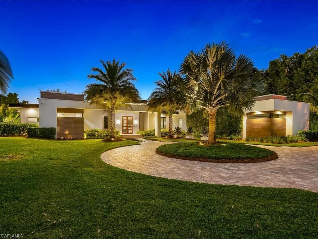 172 Center ST NAPLES, FL 34108