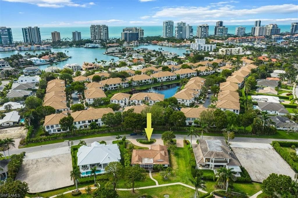 732 Park Shore CT NAPLES, FL 34103