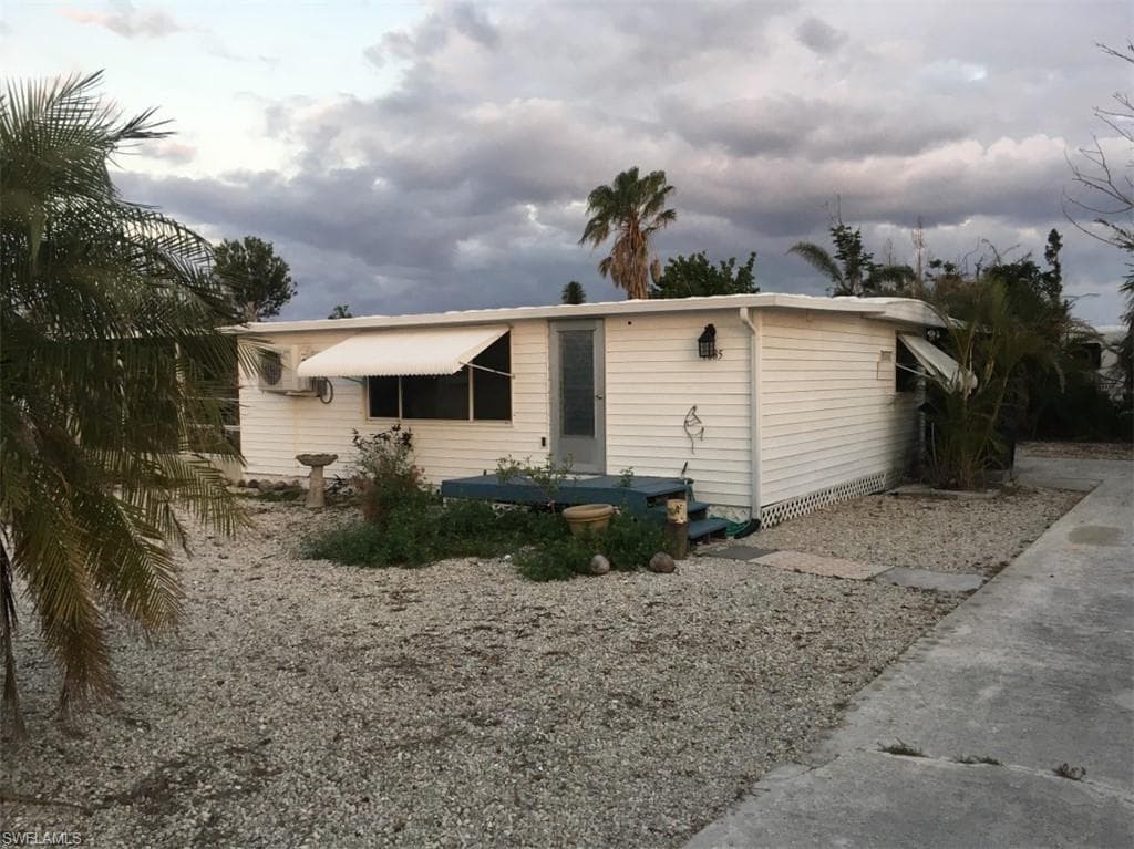 4885 Sandpiper DR ST. JAMES CITY, FL 33956
