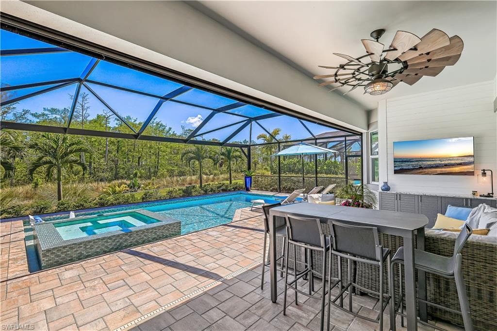 6265 Antigua WAY NAPLES, FL 34113