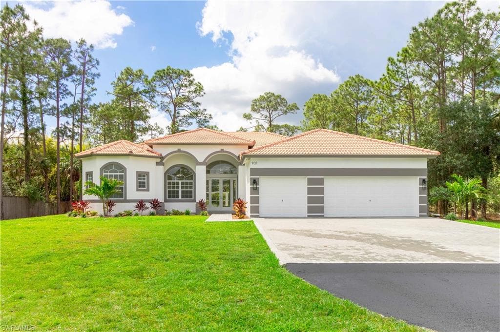 931 8th ST NE NAPLES, FL 34120