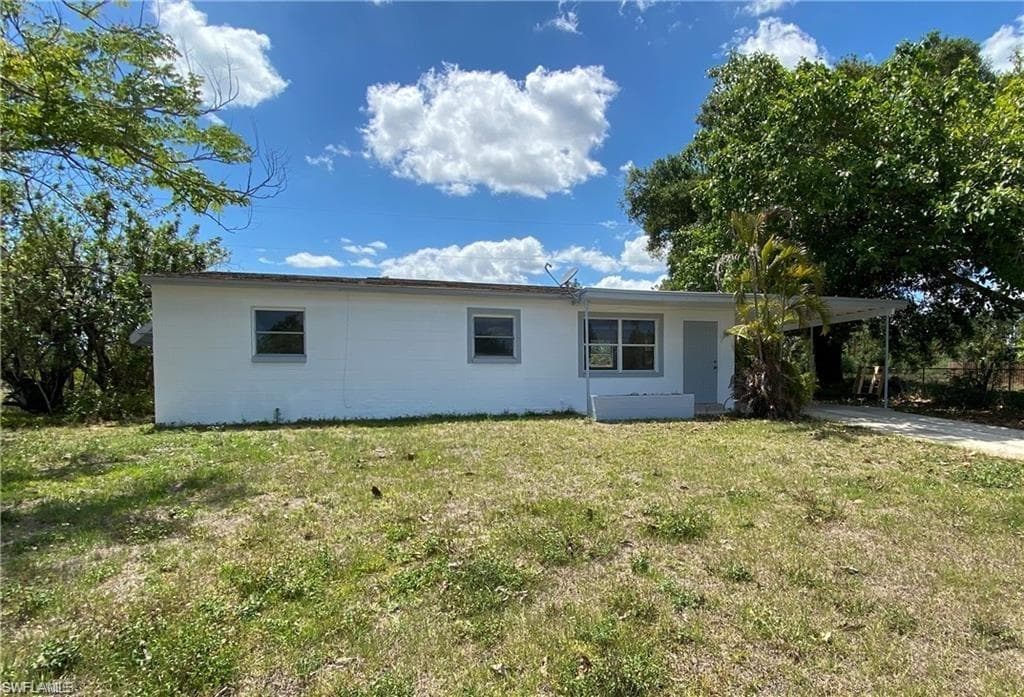 1140 Navajo AVE LEHIGH ACRES, FL 33936