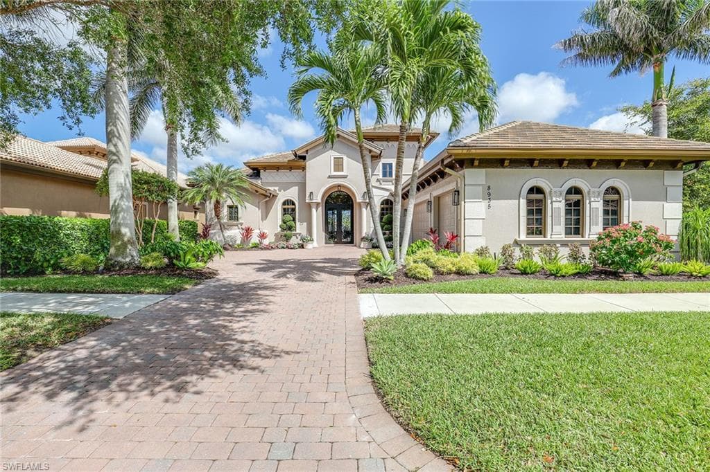 8935 Shenendoah CIR NAPLES, FL 34113