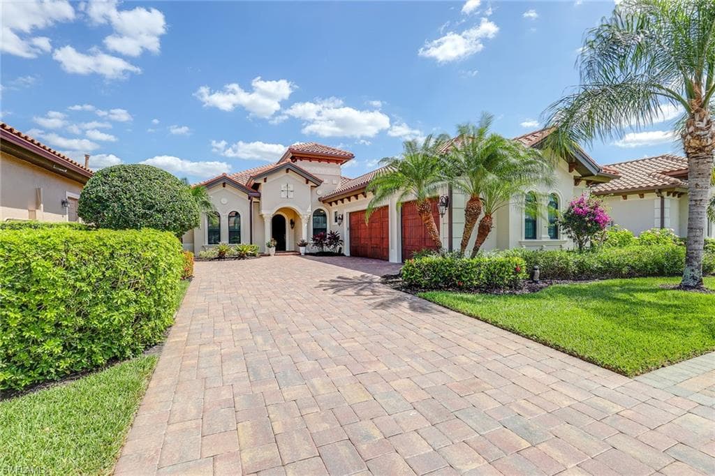 6332 Serano WAY NAPLES, FL 34113
