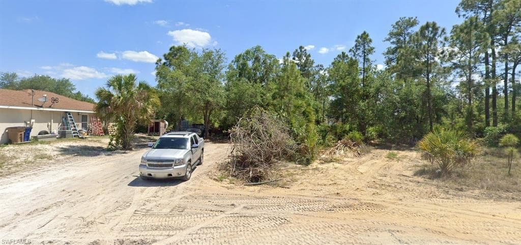 2523 53rd ST W LEHIGH ACRES, FL 33971