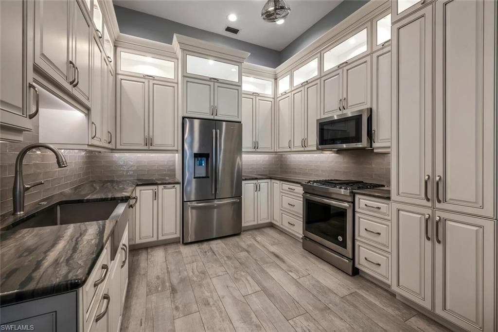 4072 Kensington High ST NAPLES, FL 34105