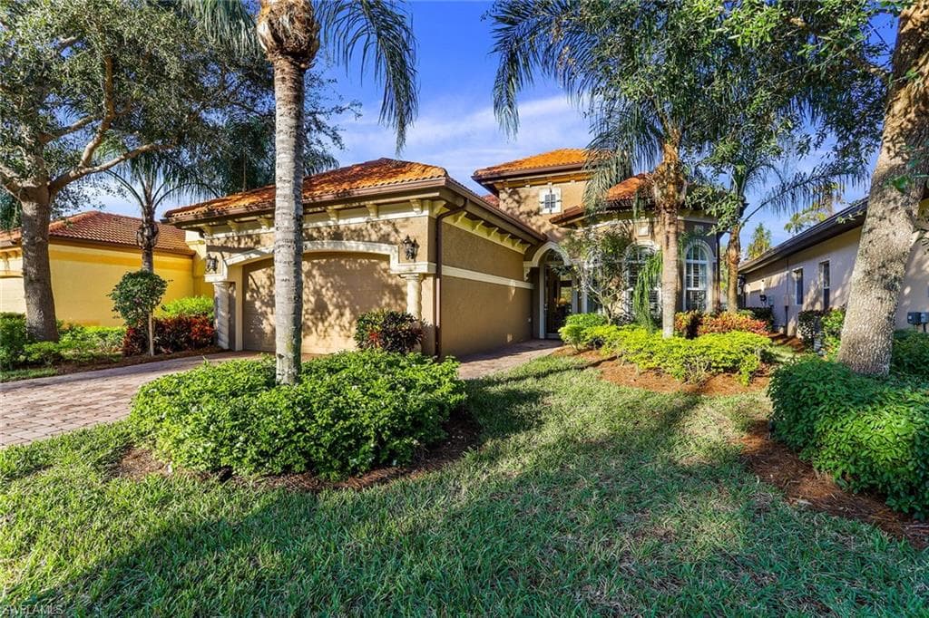 6488 Caldecott DR NAPLES, FL 34113