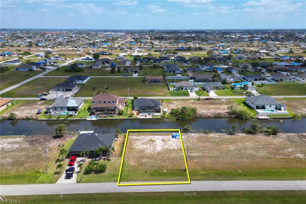 301 NW 26th PL CAPE CORAL, FL 33993