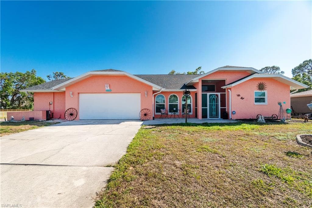 22513 Glen AVE PORT CHARLOTTE, FL 33980