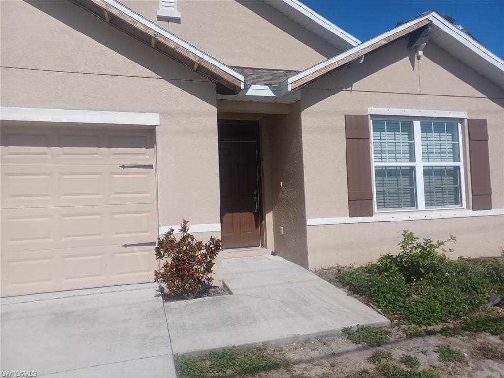 2615 Gleason PKWY CAPE CORAL, FL 33914