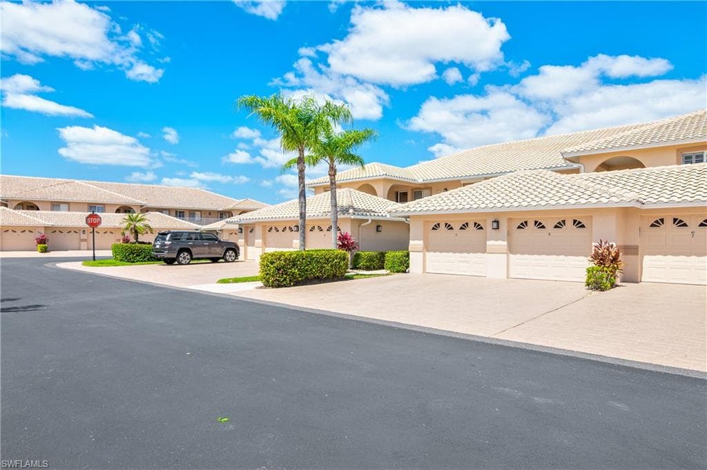 9061 Michael CIR 5-511 NAPLES, FL 34113