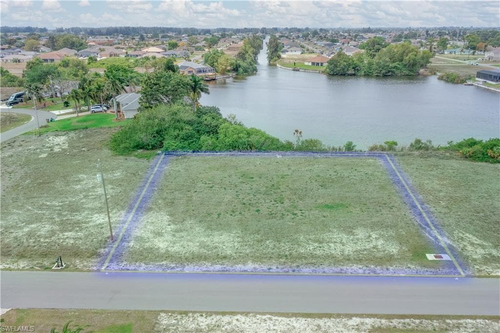 106 SW 9th AVE CAPE CORAL, FL 33991