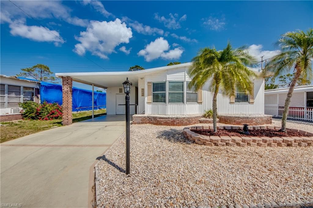 9032 Flamingo CIR NORTH FORT MYERS, FL 33903