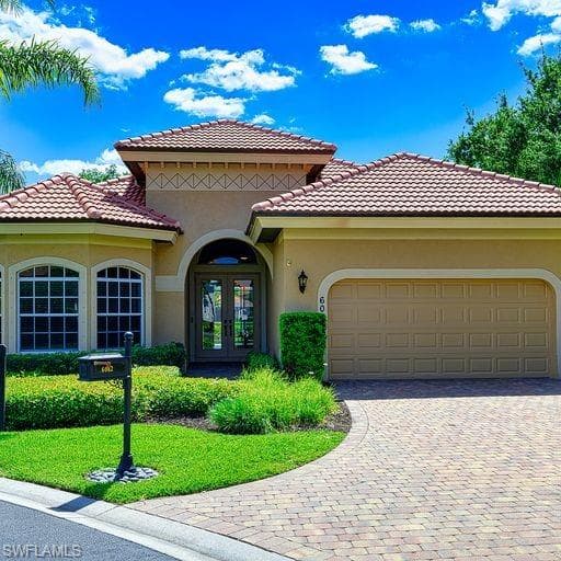 6062 Divot CT NAPLES, FL 34113