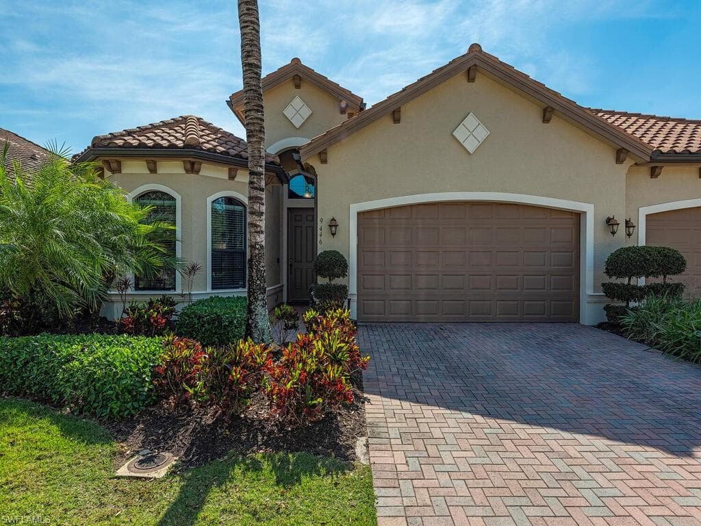 9446 Isla Bella CIR BONITA SPRINGS, FL 34135