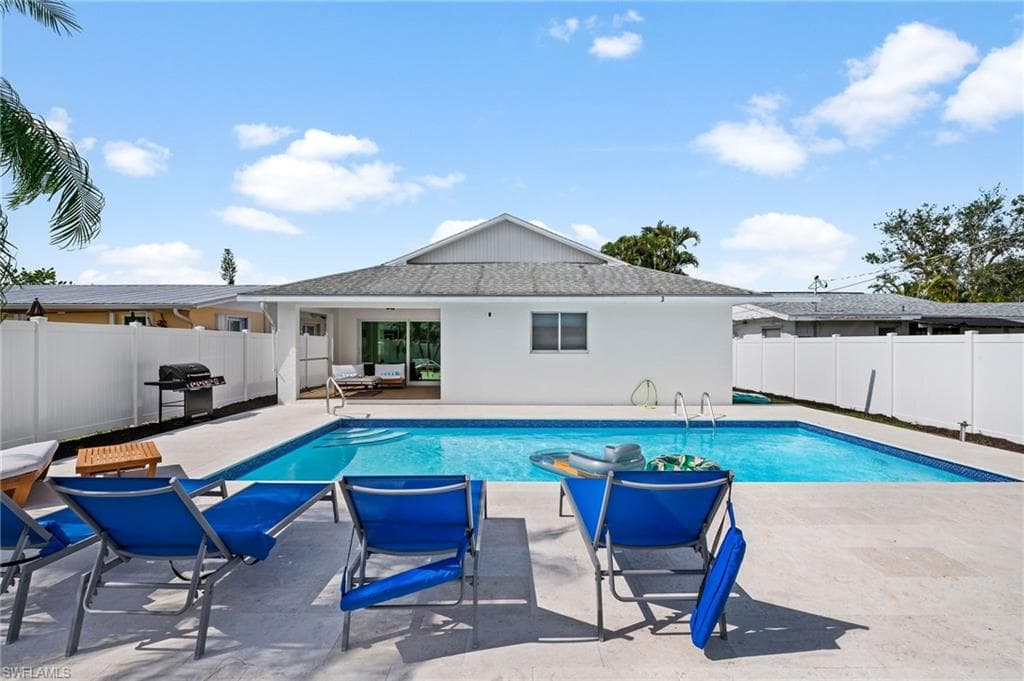 664 102nd AVE N NAPLES, FL 34108