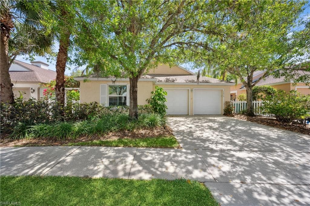 1213 Silverstrand DR NAPLES, FL 34110