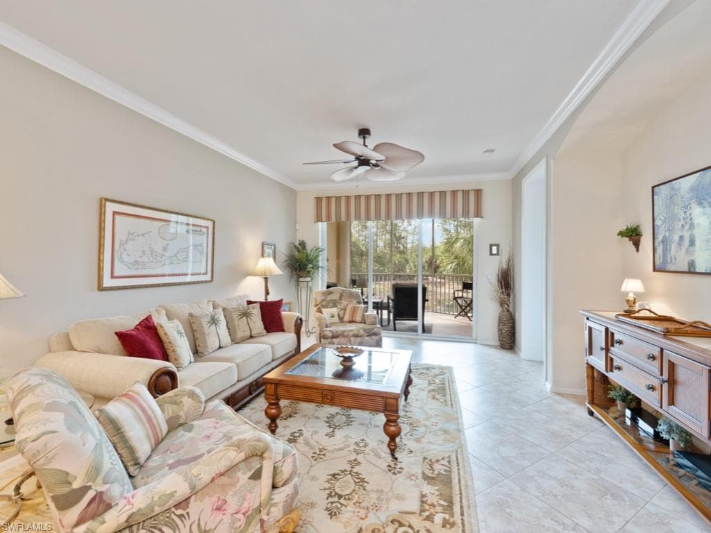 4884 Hampshire CT 7-104 NAPLES, FL 34112