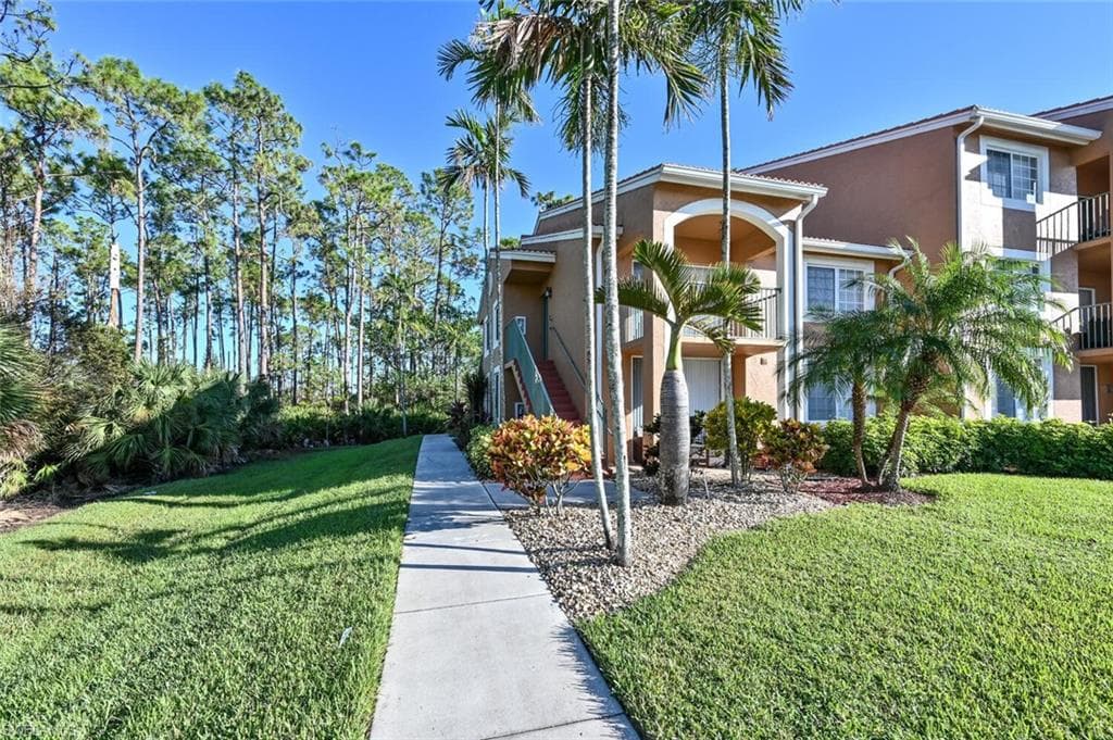 1240 Wildwood Lakes BLVD 202 NAPLES, FL 34104