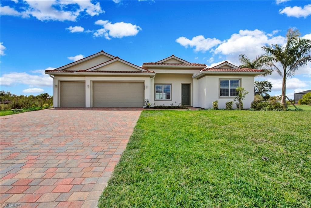 12329 Isabella DR BONITA SPRINGS, FL 34135