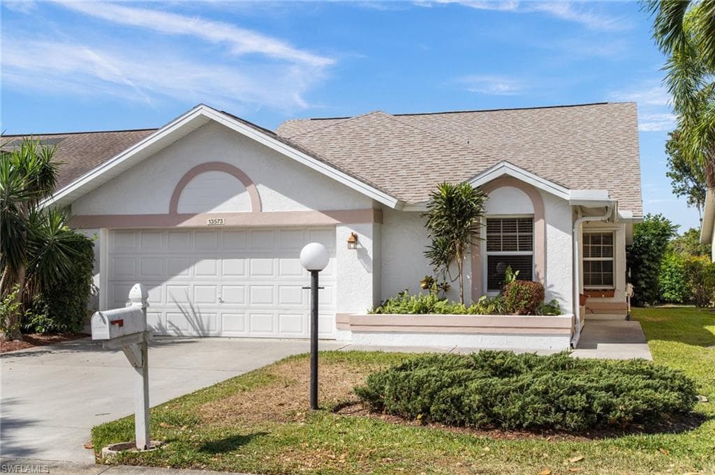 13573 Admiral CT FORT MYERS, FL 33912