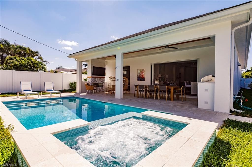 553 104th AVE N NAPLES, FL 34108