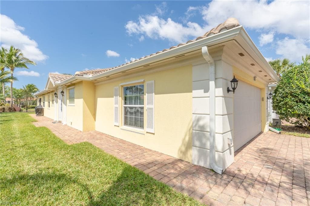7680 Rozzini LN NAPLES, FL 34114